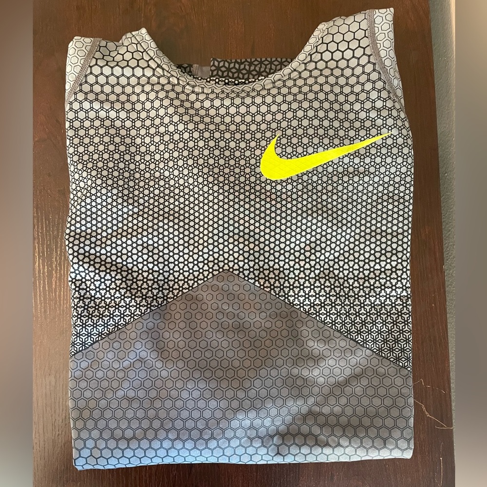 Gray/bright green, Nike mens Hyper-warm long sleeve. In excellent condition!